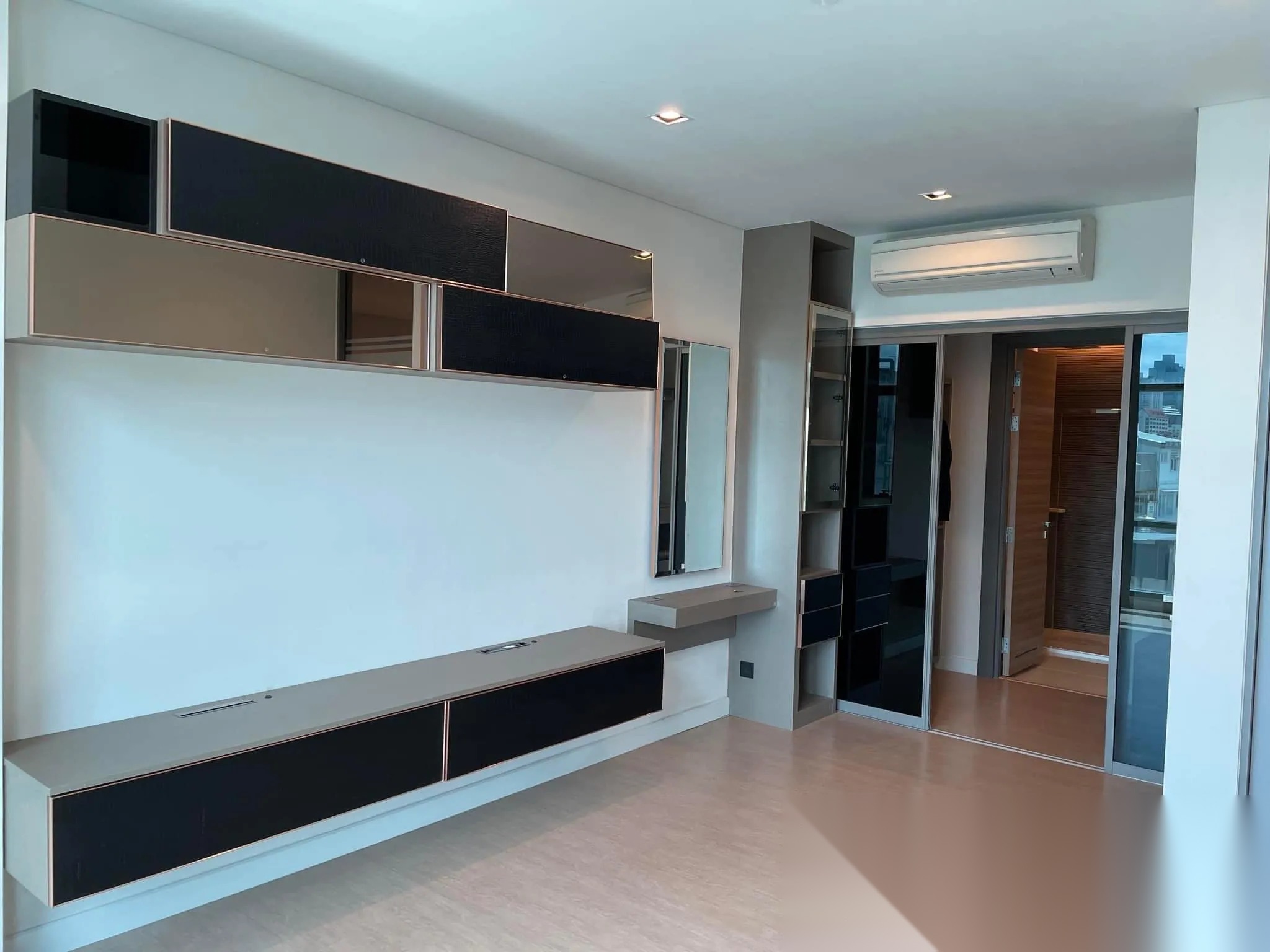 1 Bedroom Condo for sale at The Room Charoenkrung 30 — photo 3
