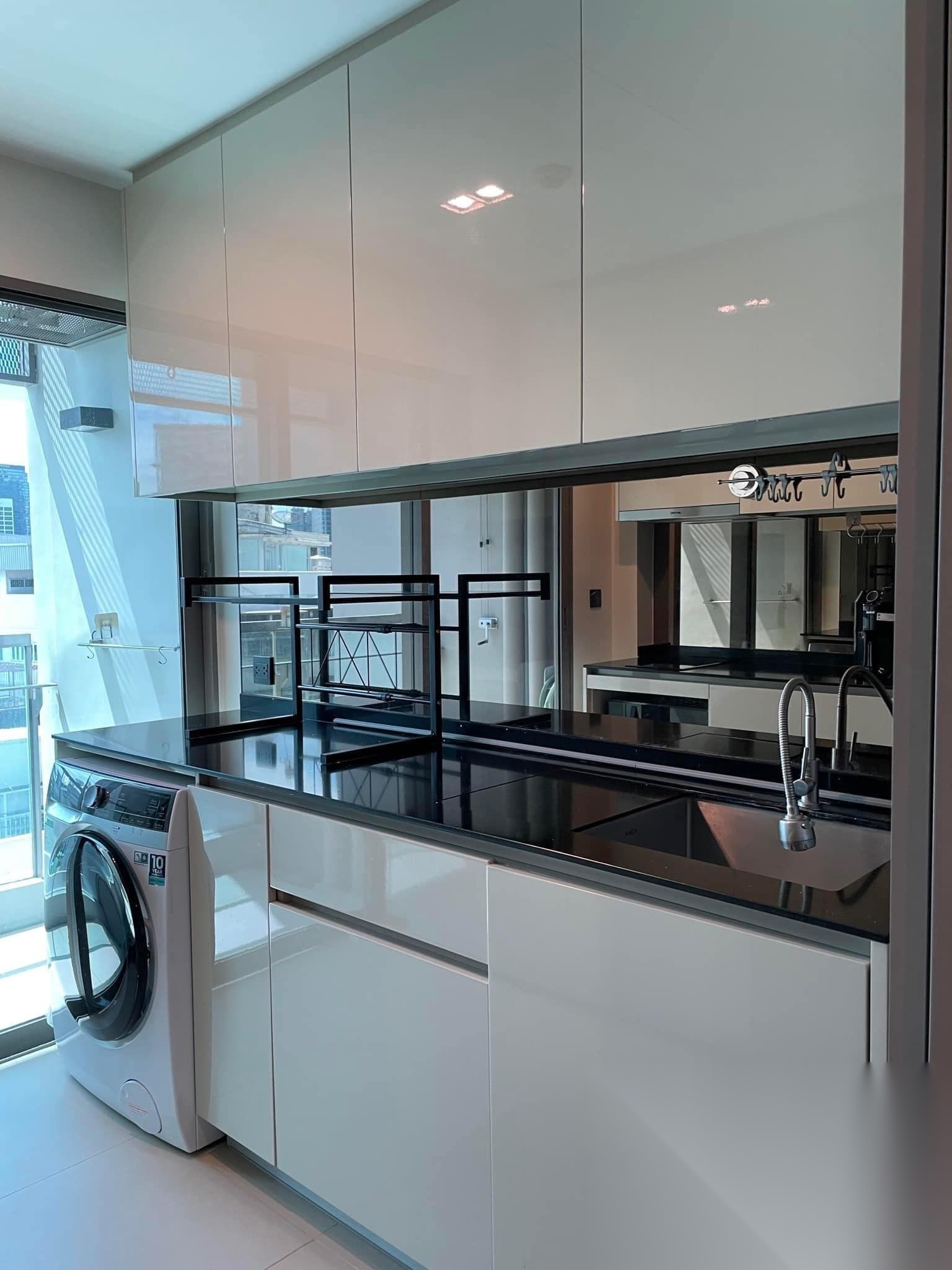1 Bedroom Condo for sale at The Room Charoenkrung 30 — photo 4