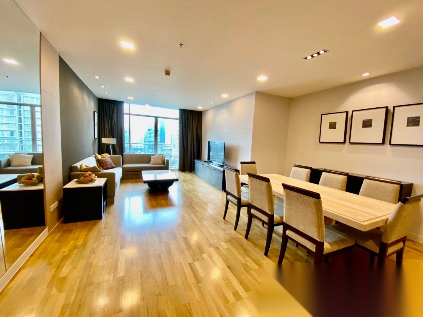 2 Bedroom Condo for sale at Urbana Sathorn — photo 2