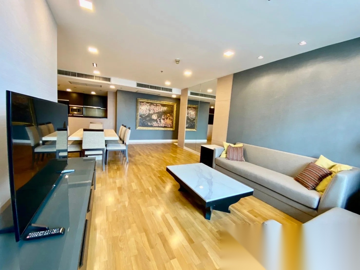2 Bedroom Condo for sale at Urbana Sathorn — photo 3
