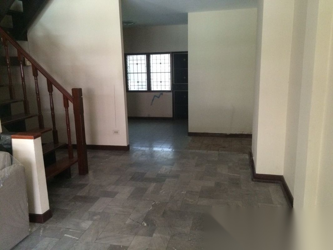 Townhouse for Sale Soi Rat Phatthana 13 — photo 1