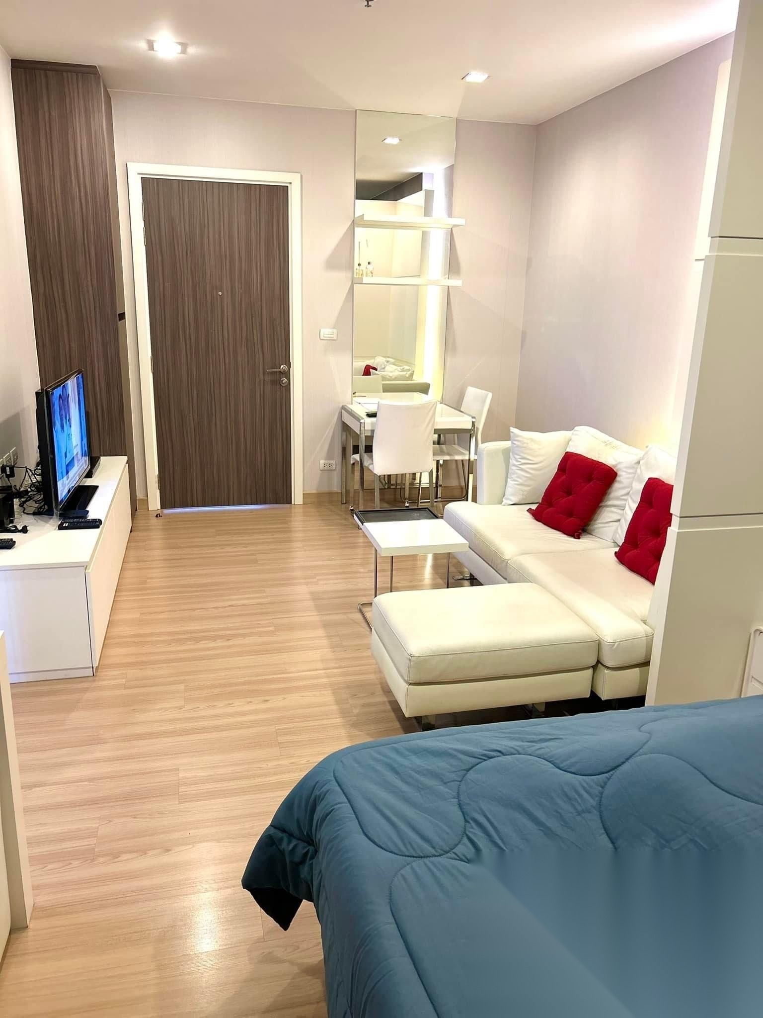 Studio Condo for sale at Urbano Absolute Sathon-Taksin — photo 1