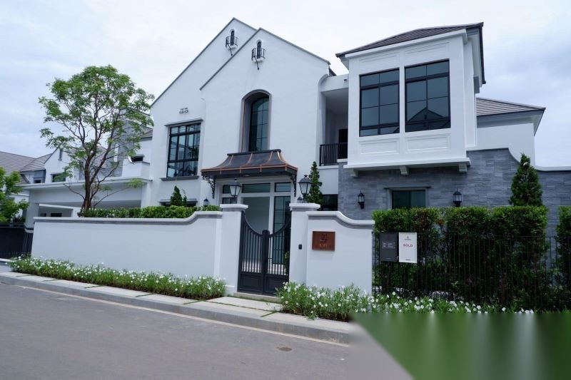 5 Bedroom House for sale at Nantawan Rama 9 - New Krungthepkretha — photo 1