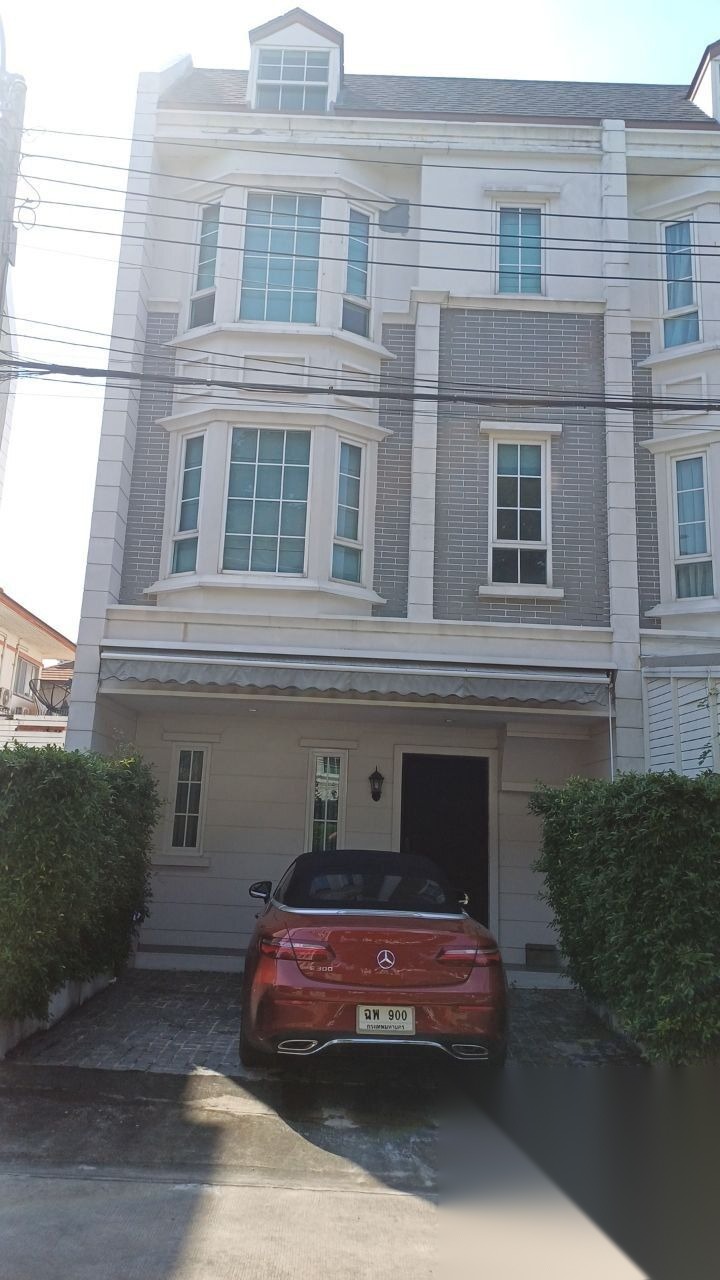 3 Bedroom Townhouse for sale at The Preston Townhome Rama9-Krungthepkreetha — photo 2