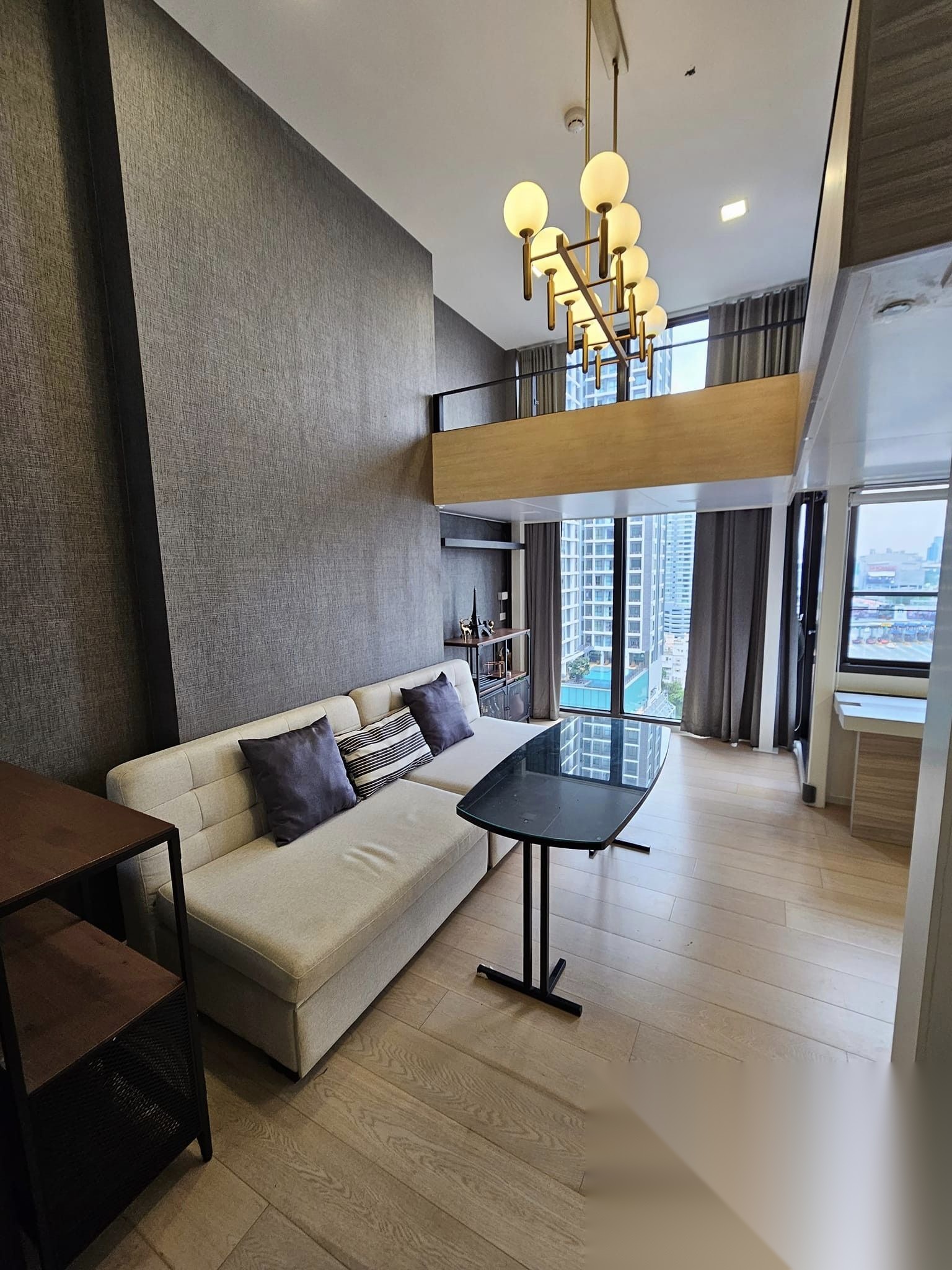 1 Bedroom Condo for sale at Chewathai Residence Asoke — photo 2