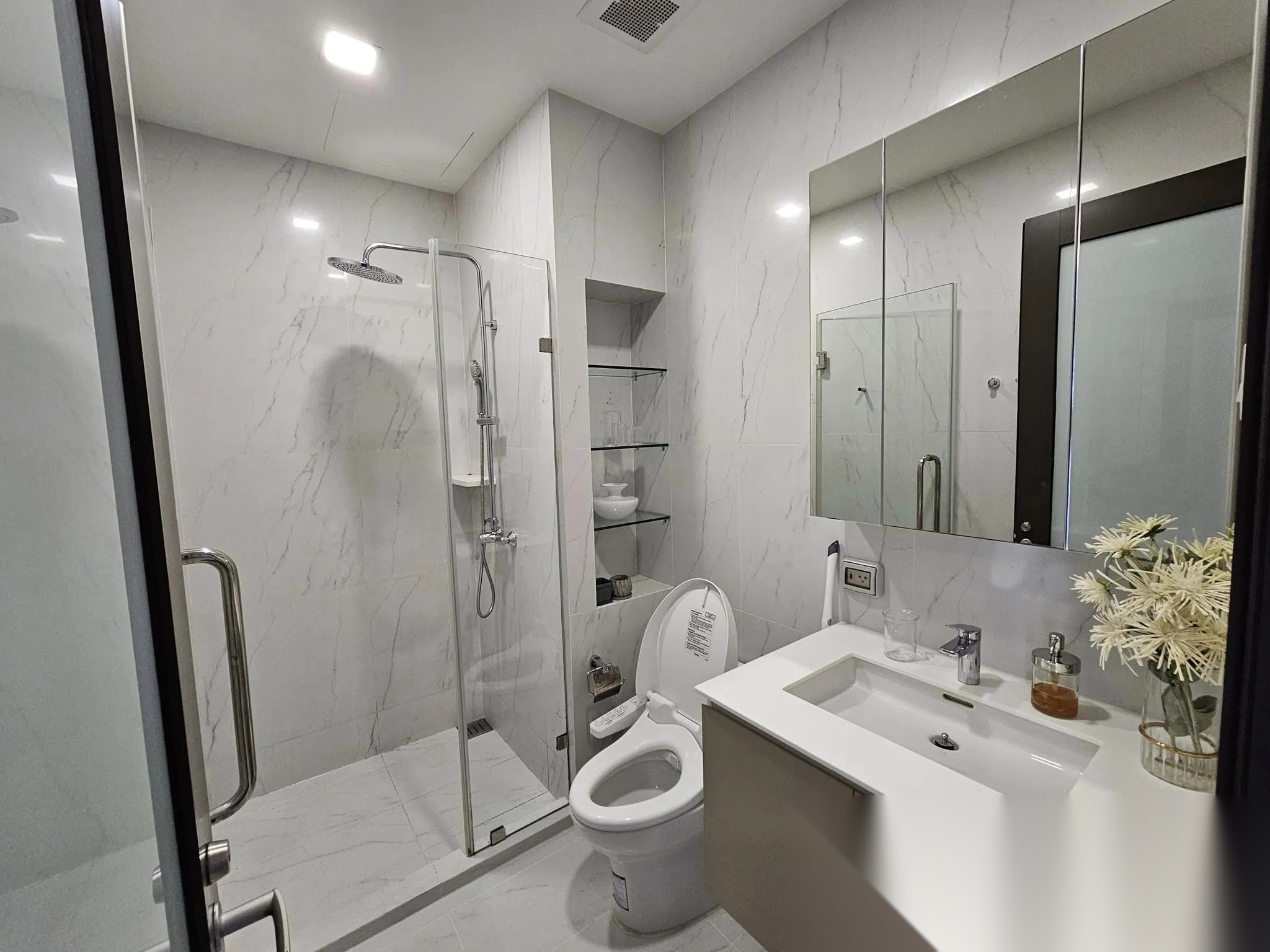 1 Bedroom Condo for sale at Chewathai Residence Asoke — photo 5