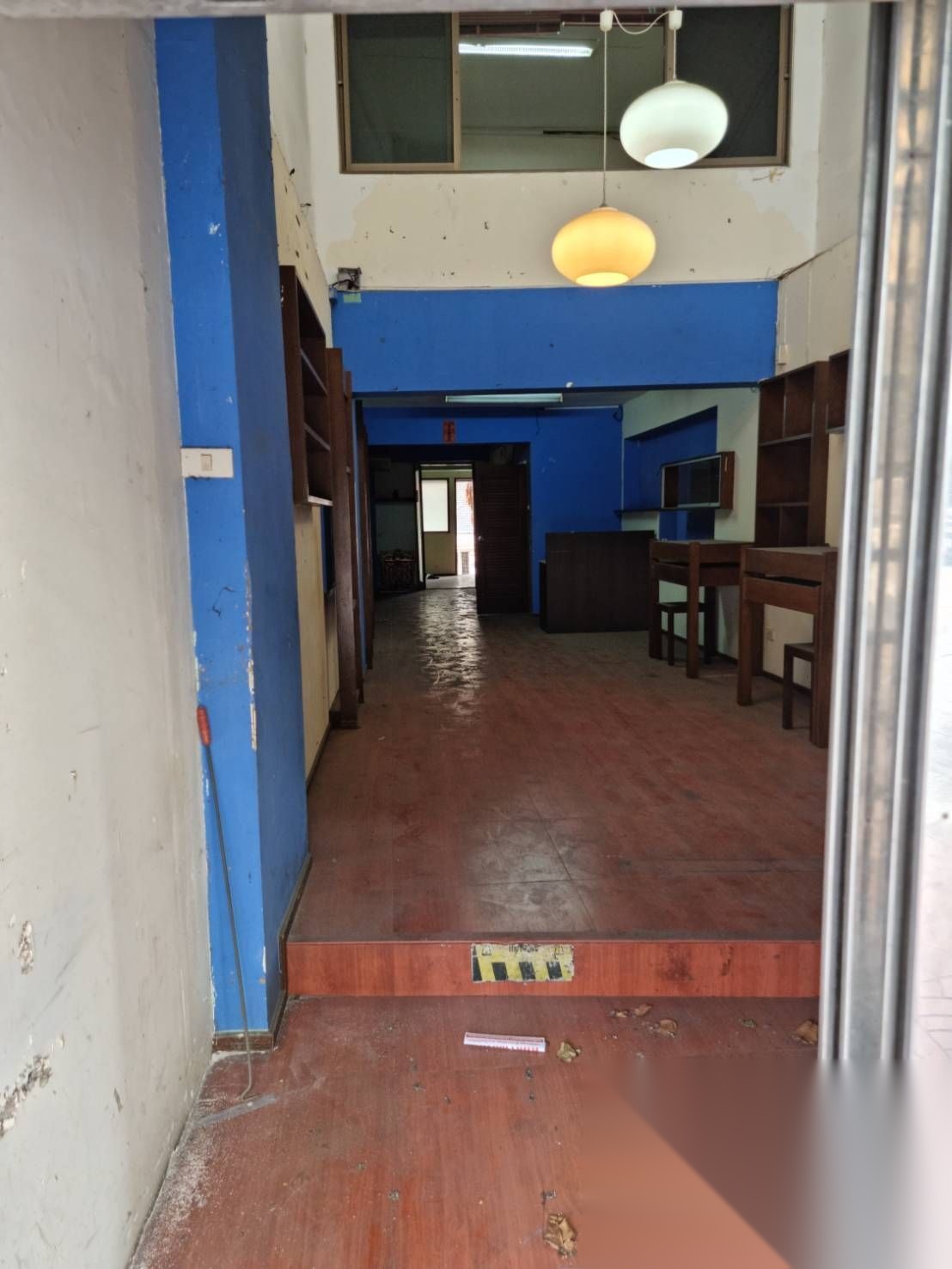 Commercial Building for Sale in Chinatown — photo 2