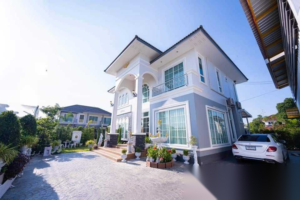 4 Bedroom House for sale at Ekkachai Lake Ville — photo 1
