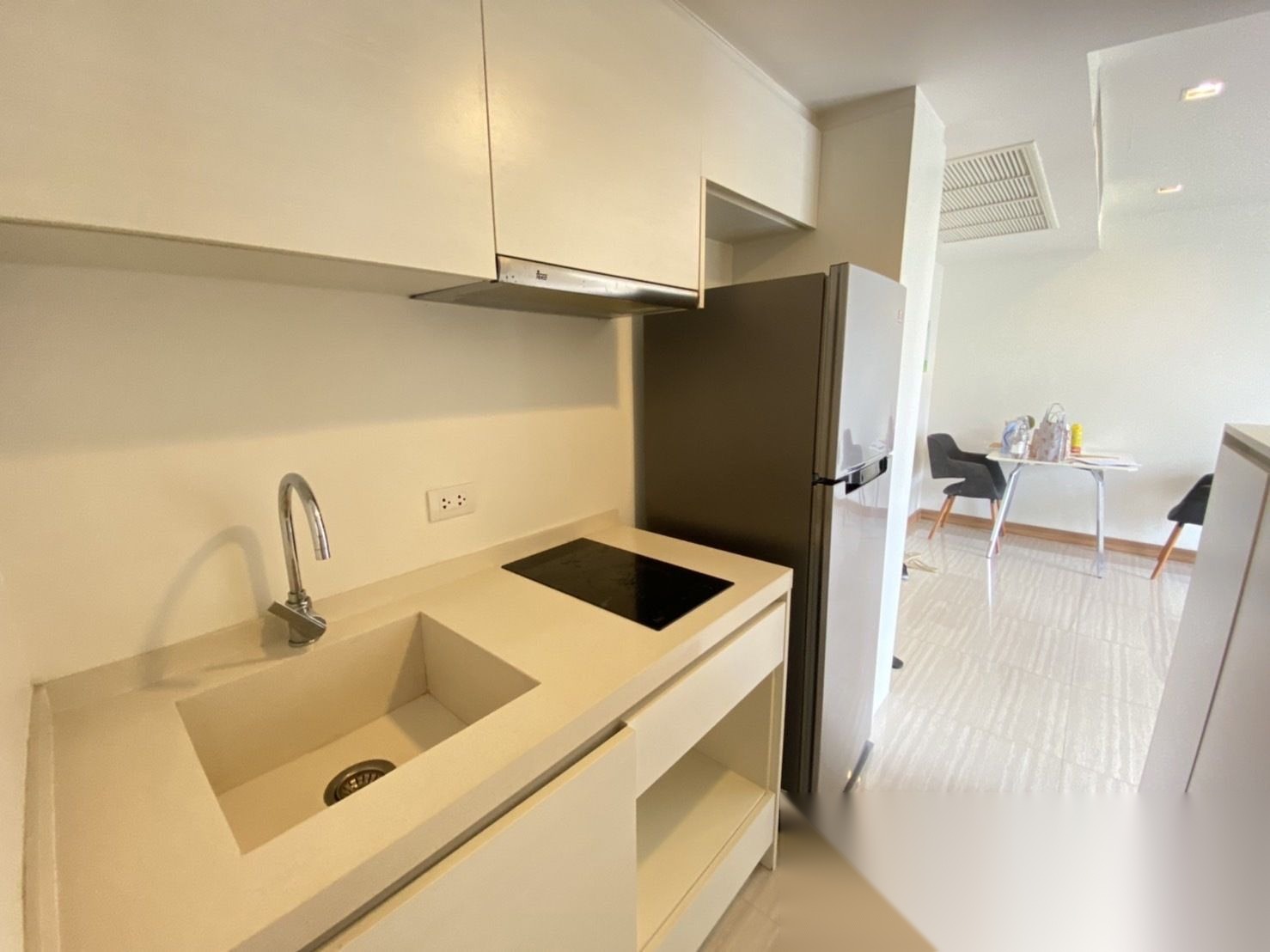 1 Bedroom Condo for sale at Downtown 49 — photo 4