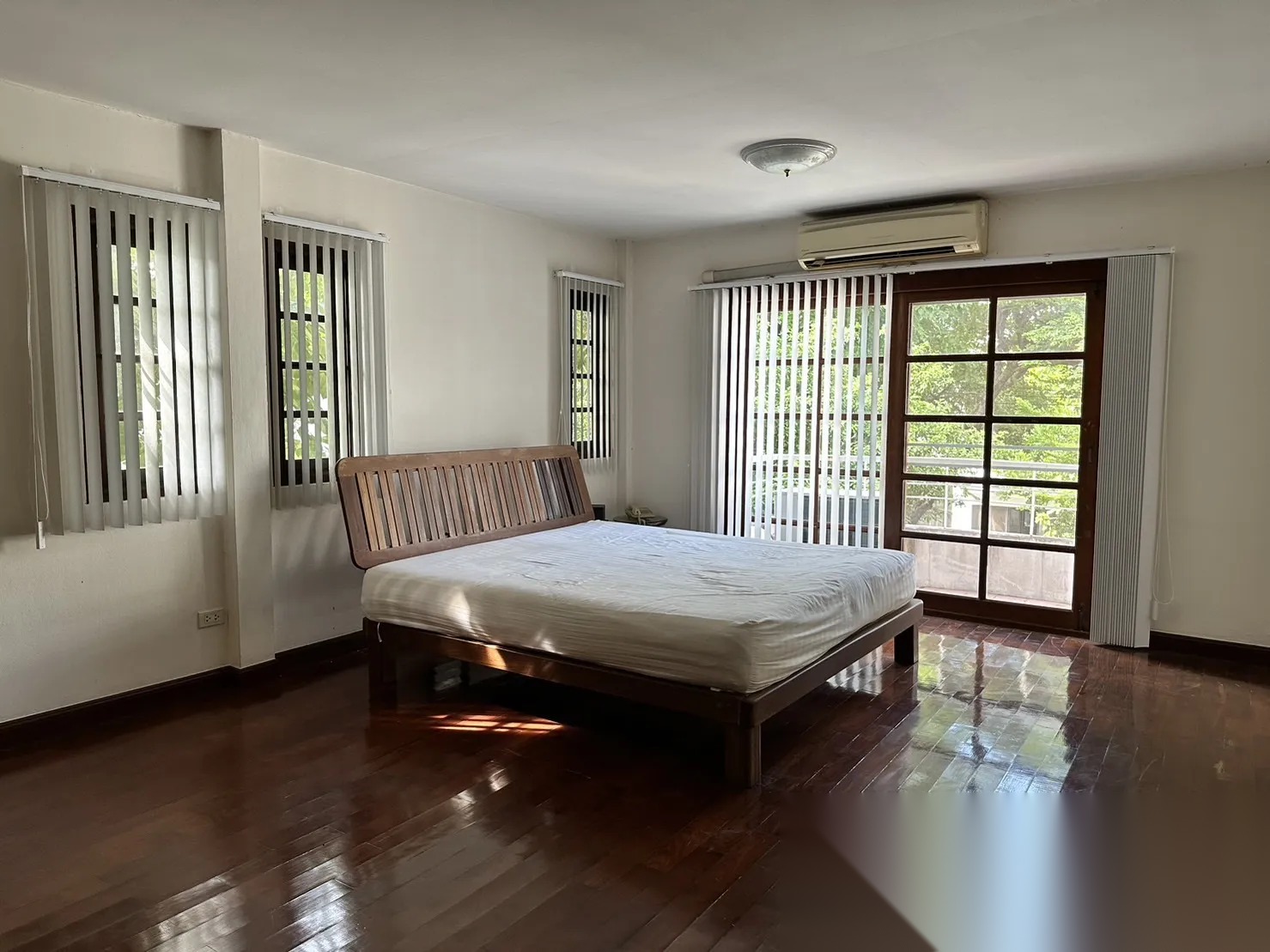 4 Bedroom House for sale at Noble GEO Watcharapol — photo 1