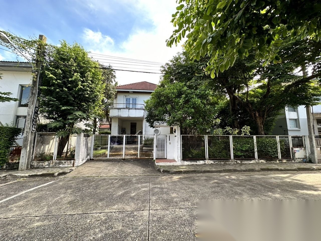 4 Bedroom House for sale at Noble GEO Watcharapol — photo 2