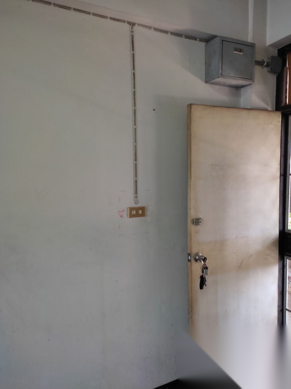 1 Bedroom Condo for sale at Thong Satit Condominium — photo 5