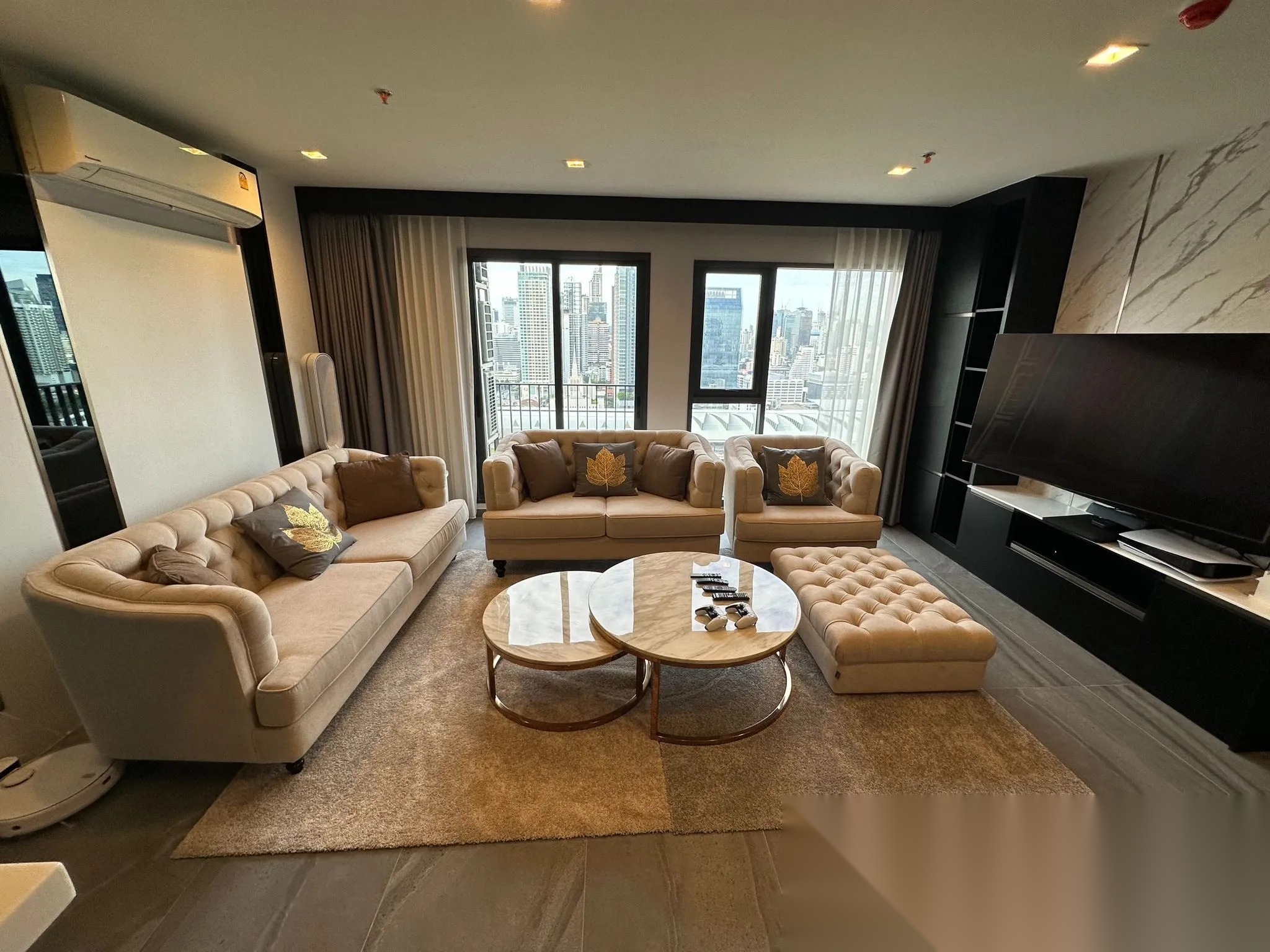 2 Bedroom Condo for sale at Life Asoke Hype — photo 2