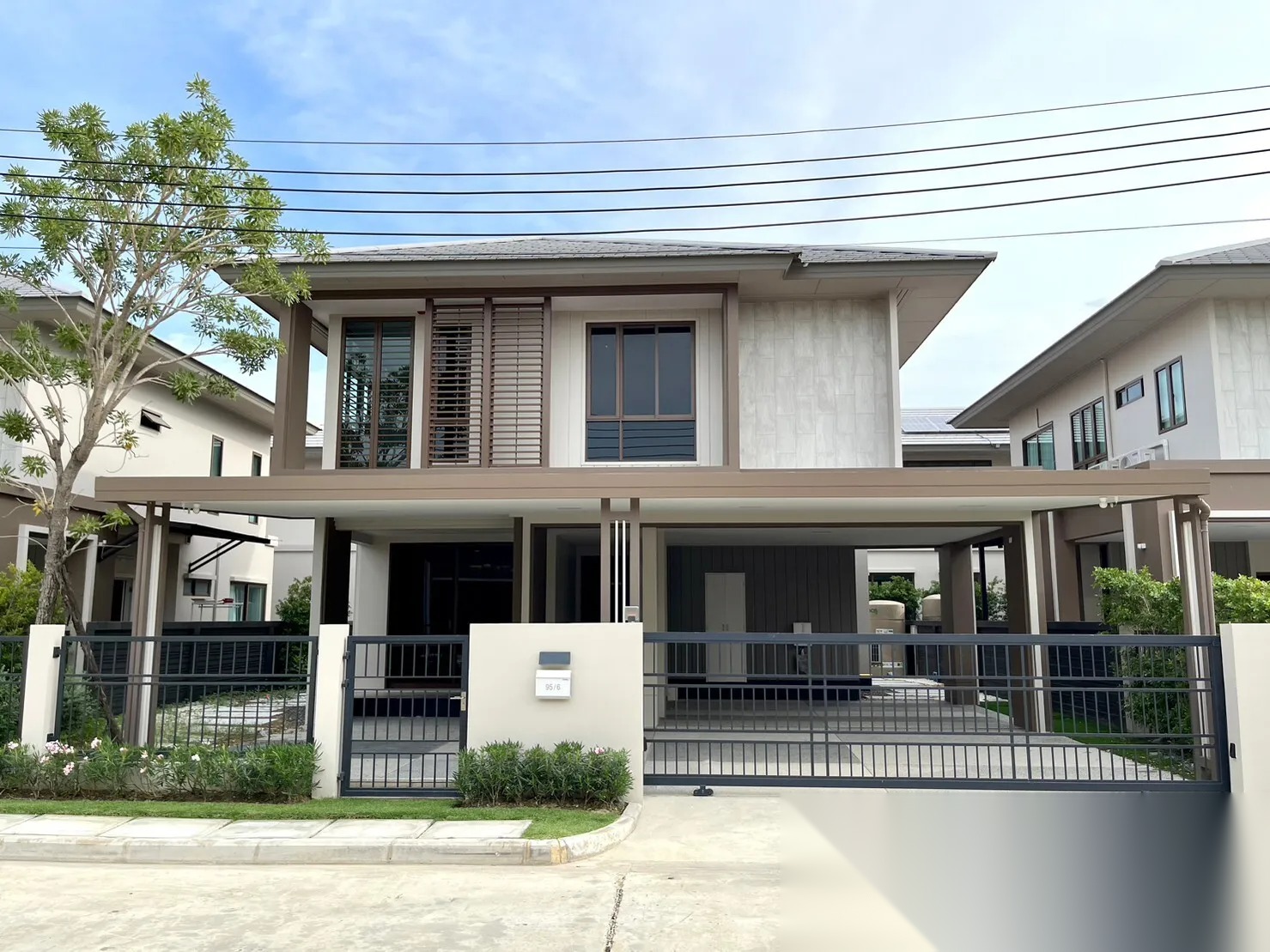 4 Bedroom House for sale at Burasiri Krungthep Kreetha — photo 1