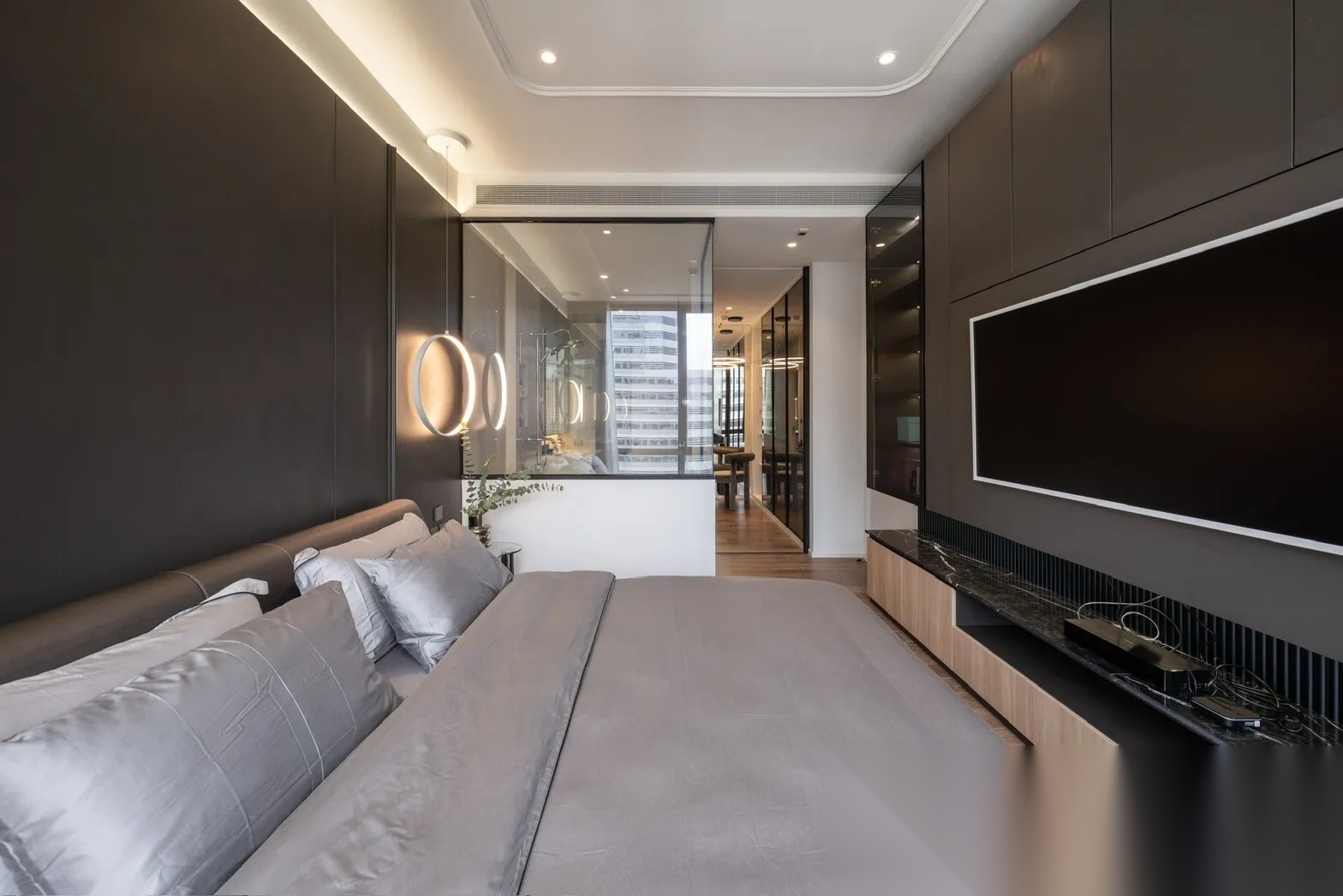 1 Bedroom Condo for sale at Muniq Langsuan — photo 3