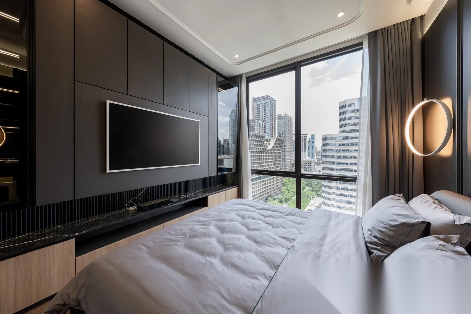 1 Bedroom Condo for sale at Muniq Langsuan — photo 4