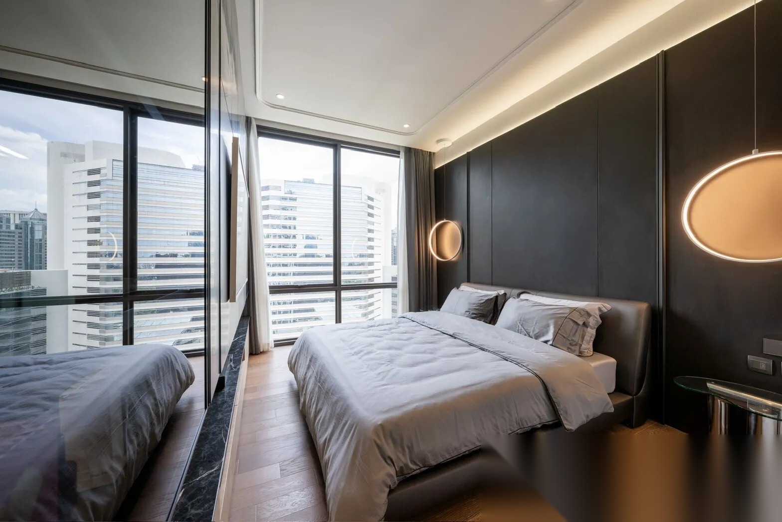 1 Bedroom Condo for sale at Muniq Langsuan — photo 5