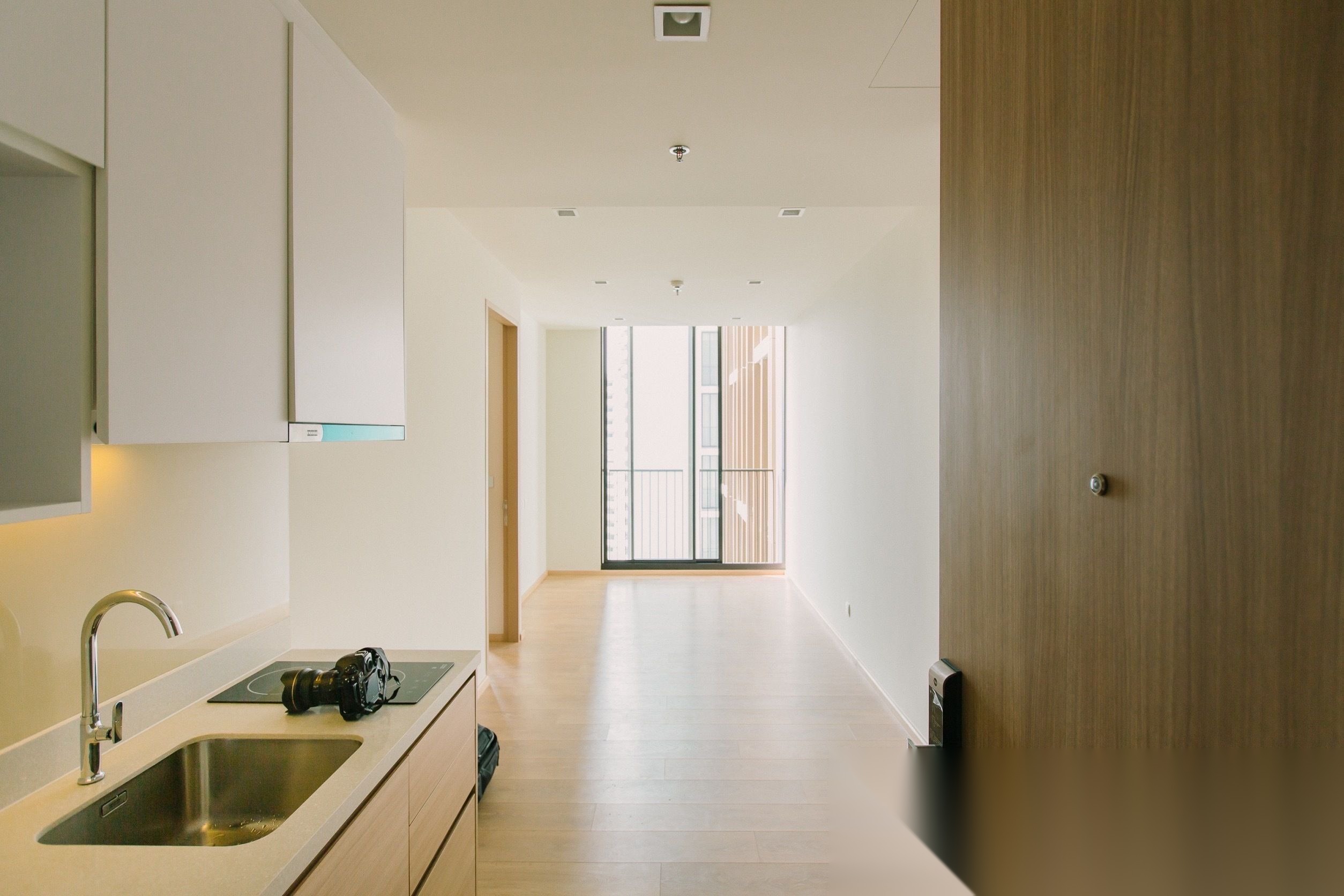 1 Bedroom Condo for sale at Noble Around Sukhumvit 33 — photo 2