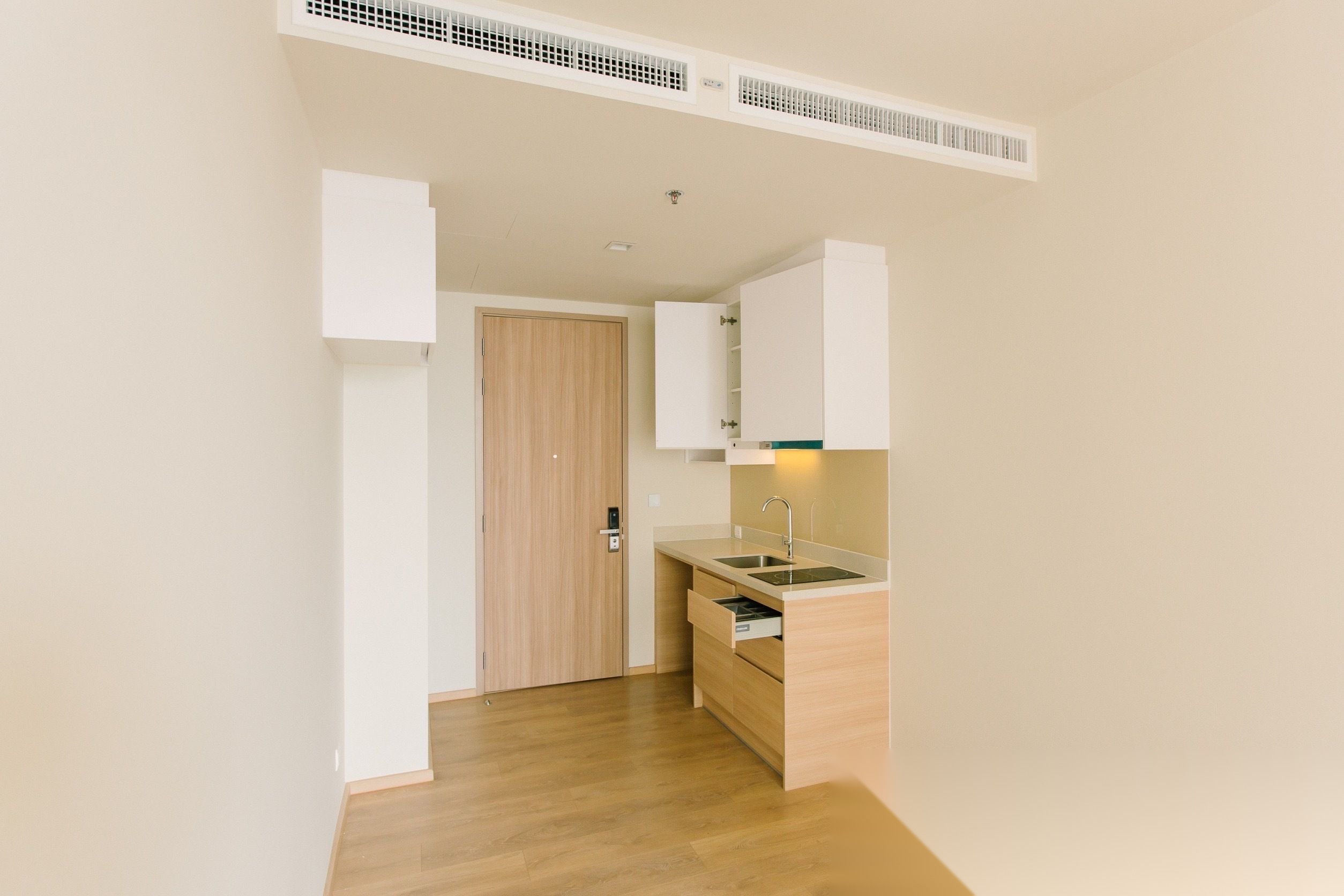 1 Bedroom Condo for sale at Noble Around Sukhumvit 33 — photo 5