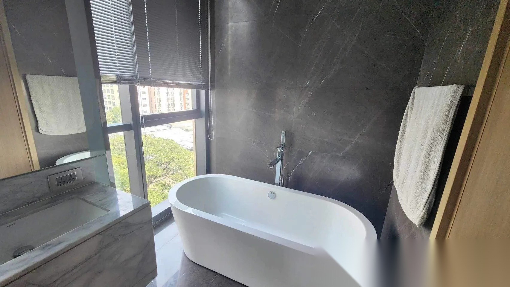 2 Bedroom Condo for sale at The Monument Thong Lo — photo 5