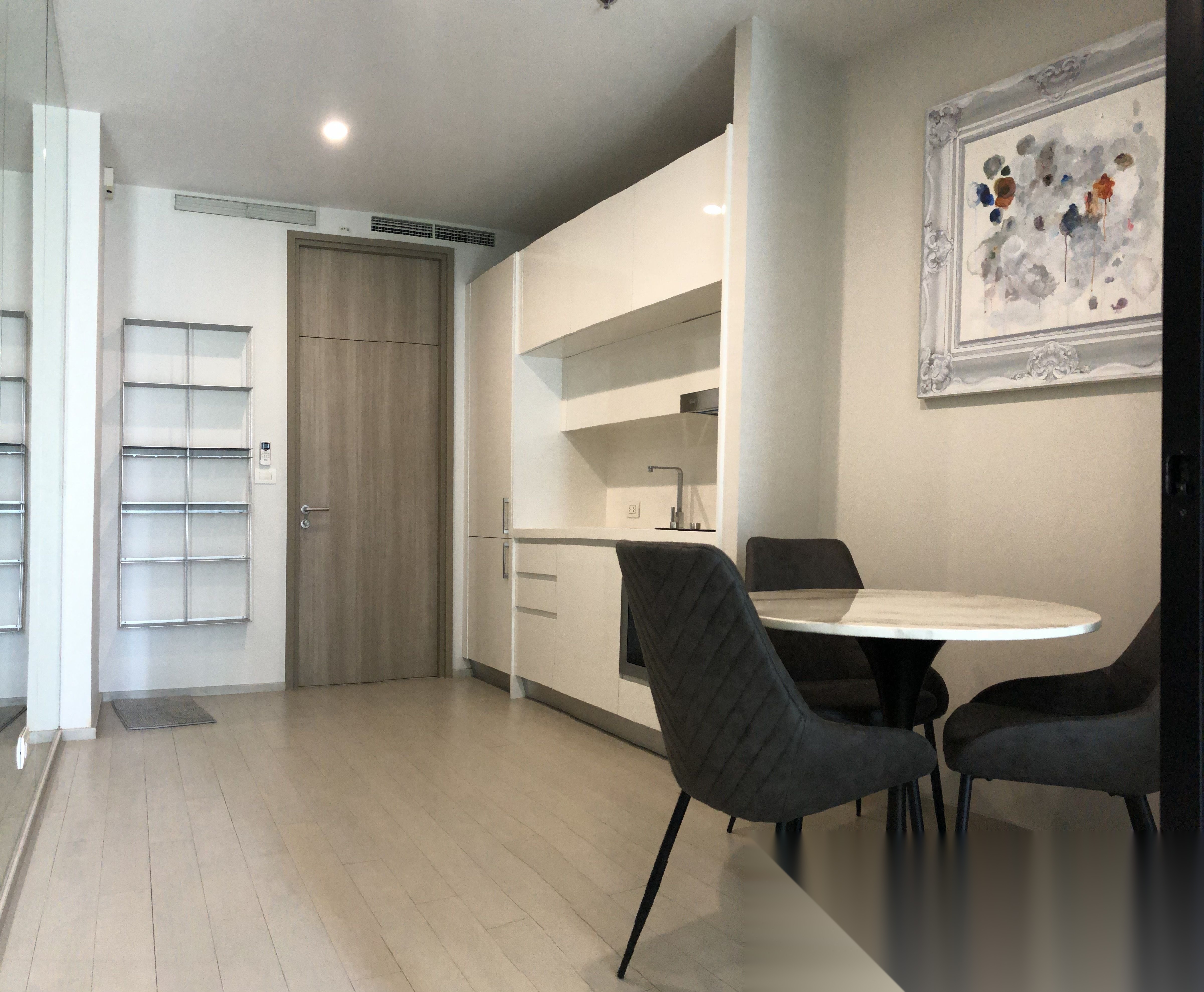 1 Bedroom Condo for sale at Noble Ploenchit — photo 2