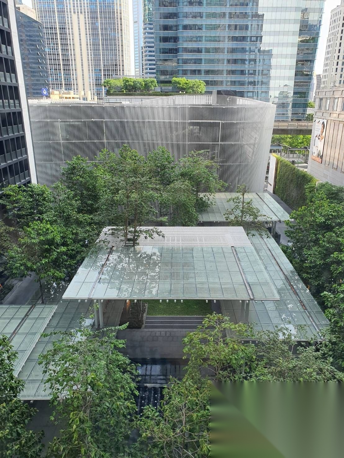 1 Bedroom Condo for sale at Noble Ploenchit — photo 4