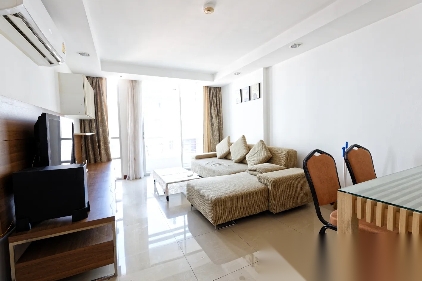 2 Bedroom Condo for sale at The Kris Ratchada 17 — photo 2