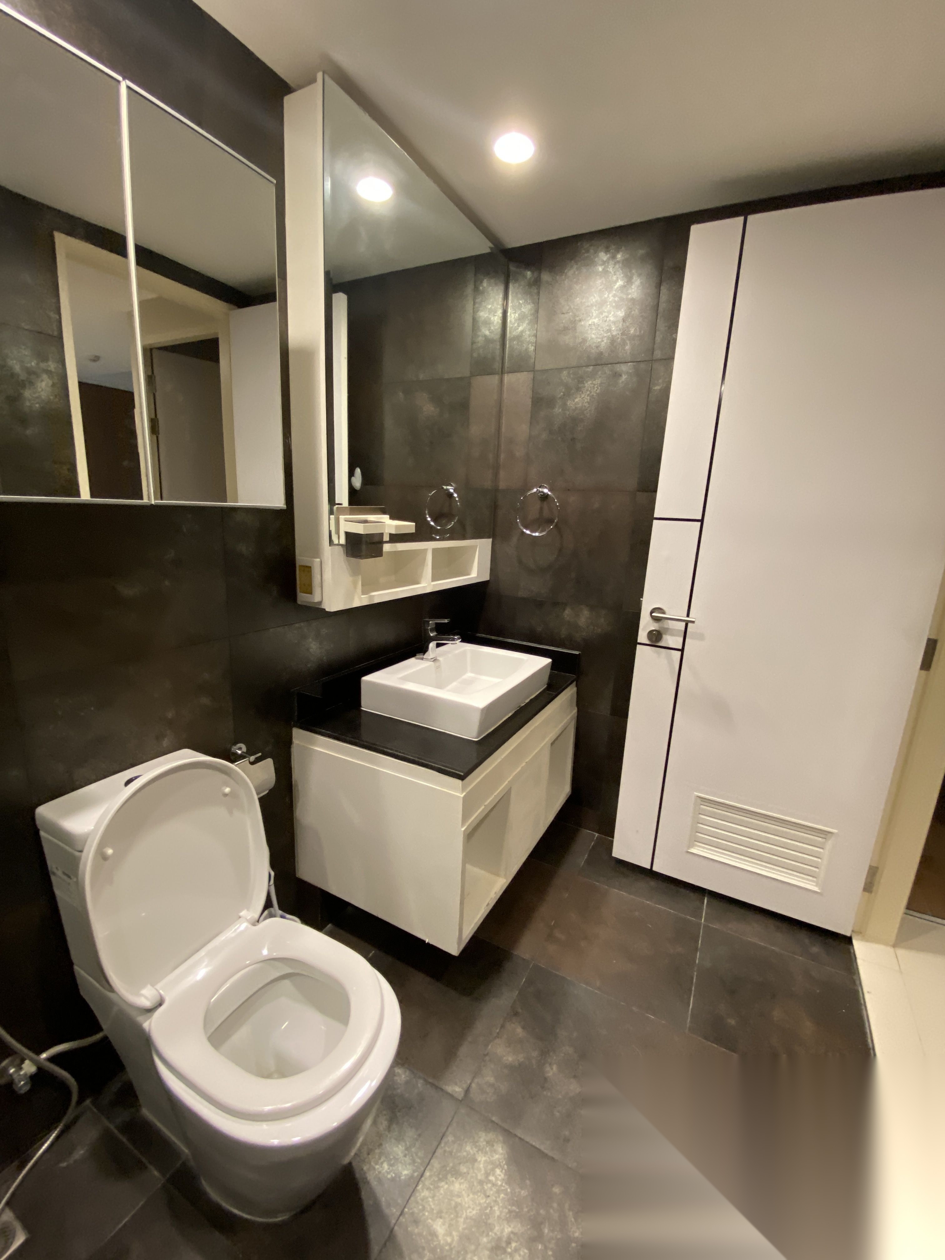 1 Bedroom Condo for sale at Voque Sukhumvit 31 — photo 4