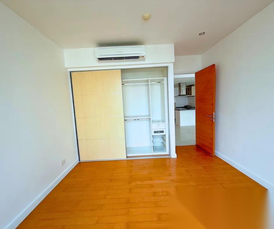 2 Bedroom Condo for sale at Fullerton Sukhumvit — photo 2
