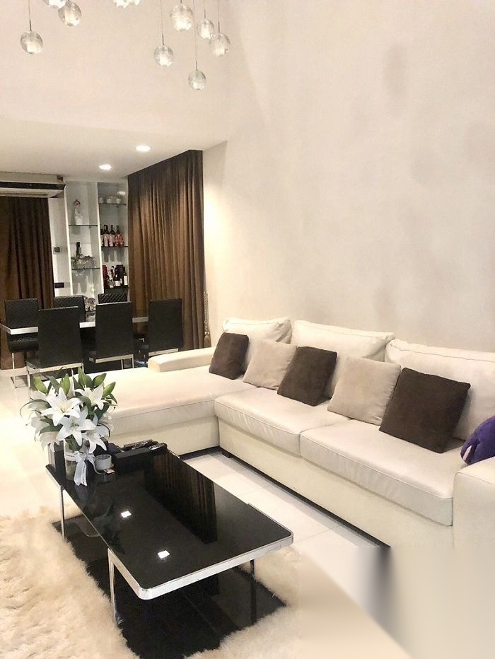 3 Bedroom Townhouse for sale at Baan Klang Muang Ratchayothin — photo 1