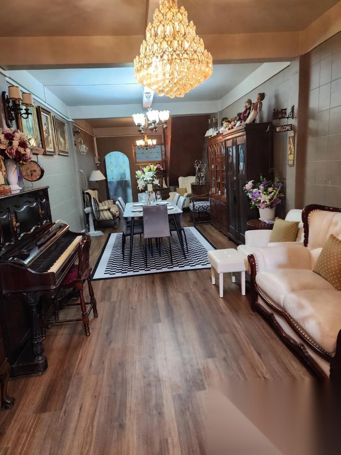 Whole Building for Sale in Sathon — photo 1