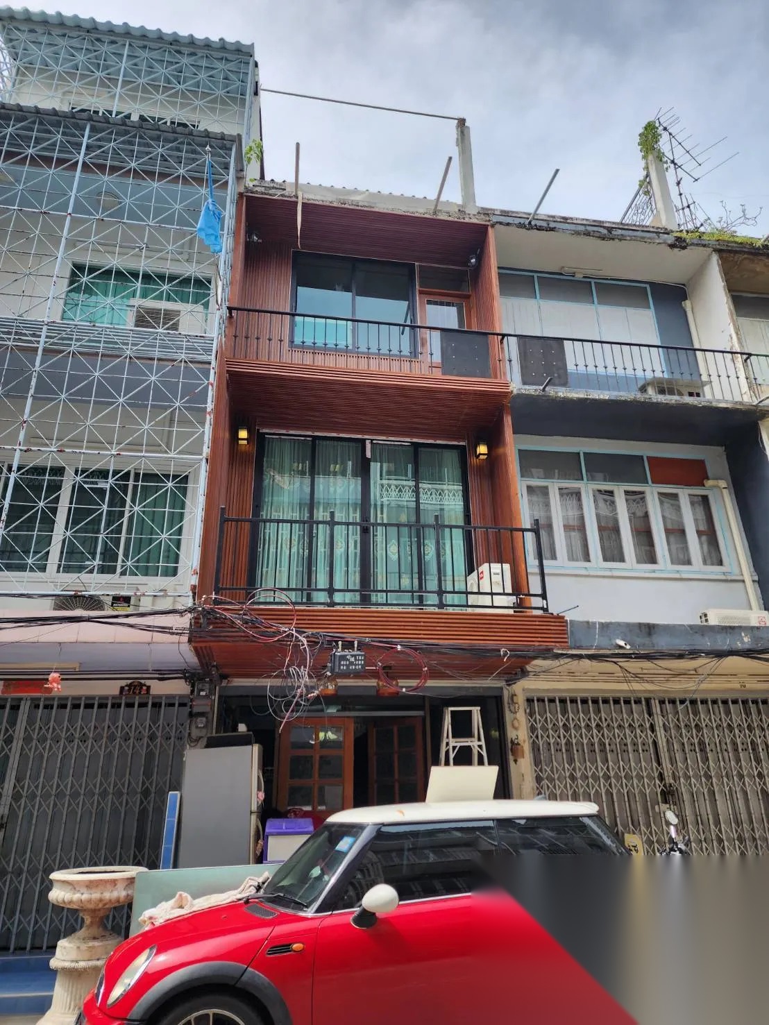 Whole Building for Sale in Sathon — photo 2