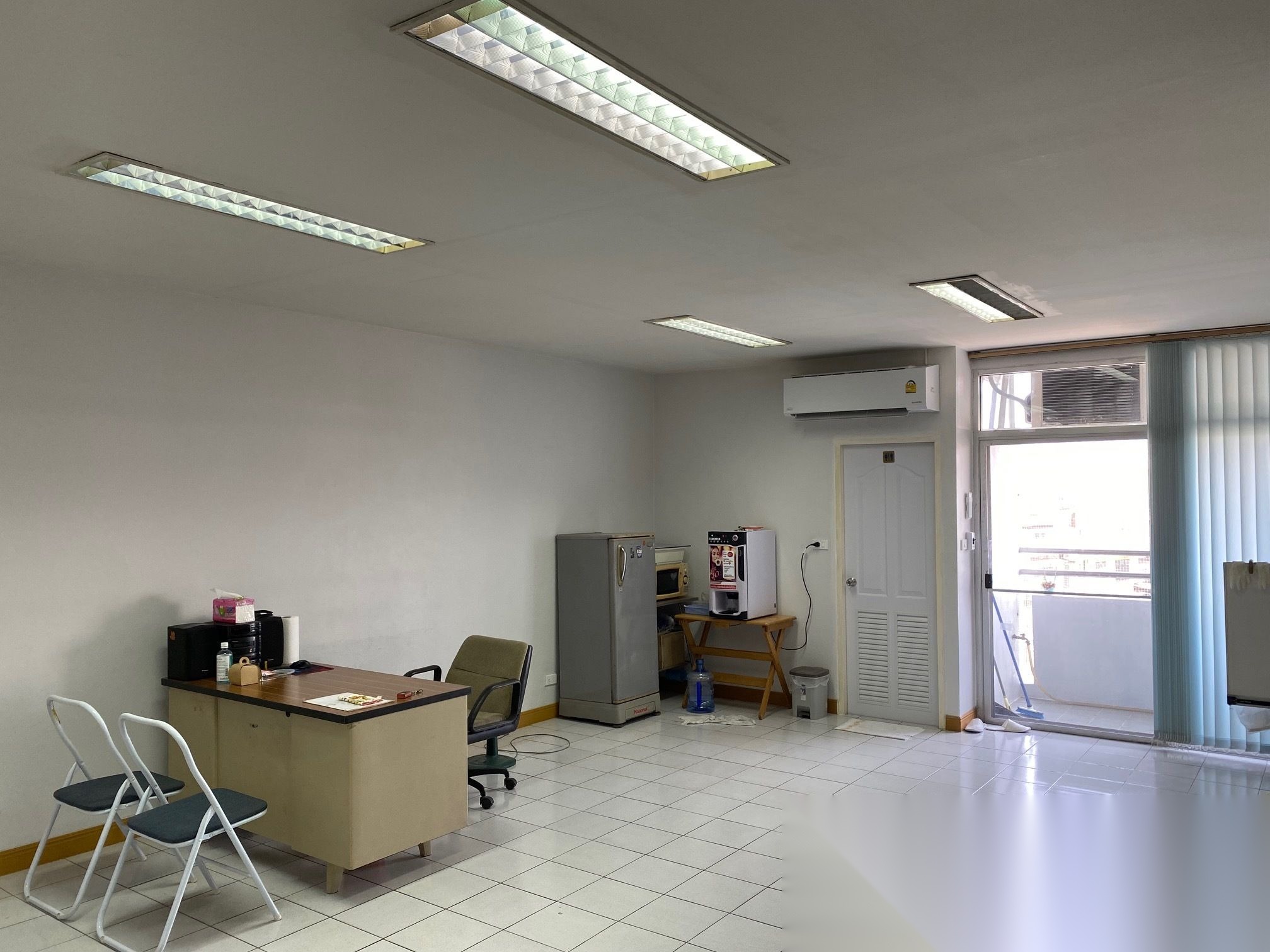Studio Condo for sale at Thairong Tower — photo 3