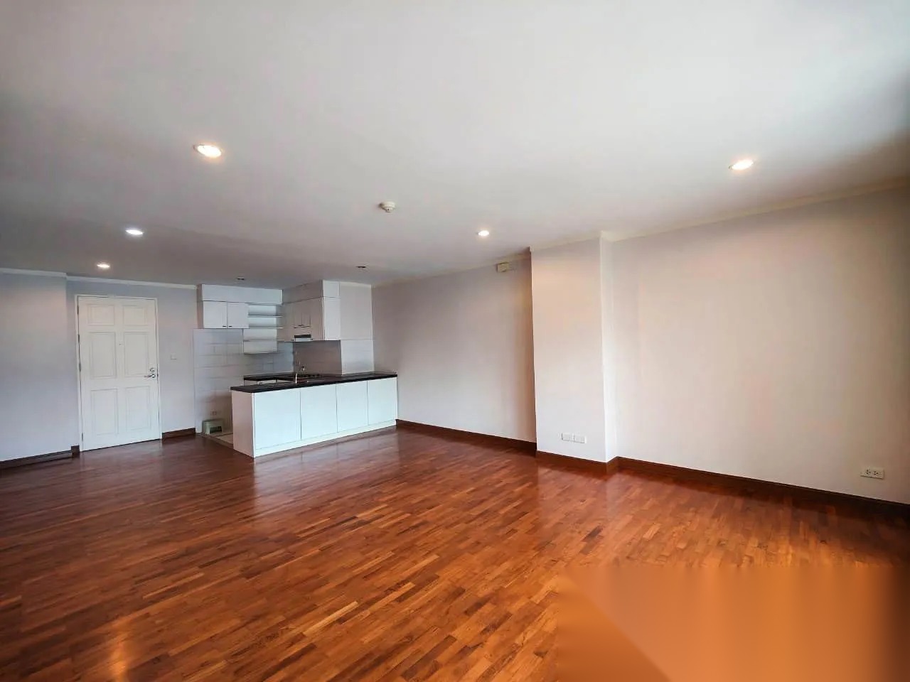 3 Bedroom Condo for sale at Baan Siri Sukhumvit 13 — photo 3