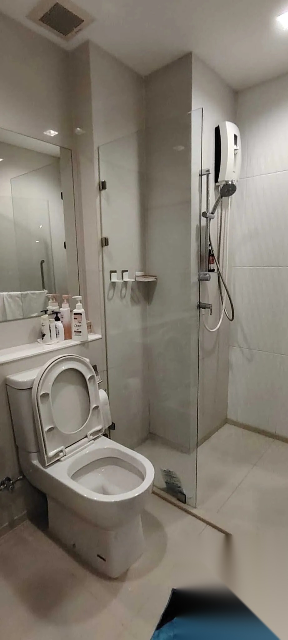 1 Bedroom Condo for sale at Life One Wireless — photo 5