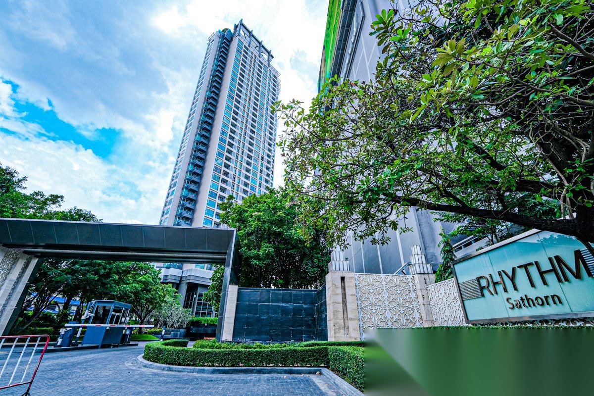 1 Bedroom Apartment for sale at Rhythm Sathorn — photo 2