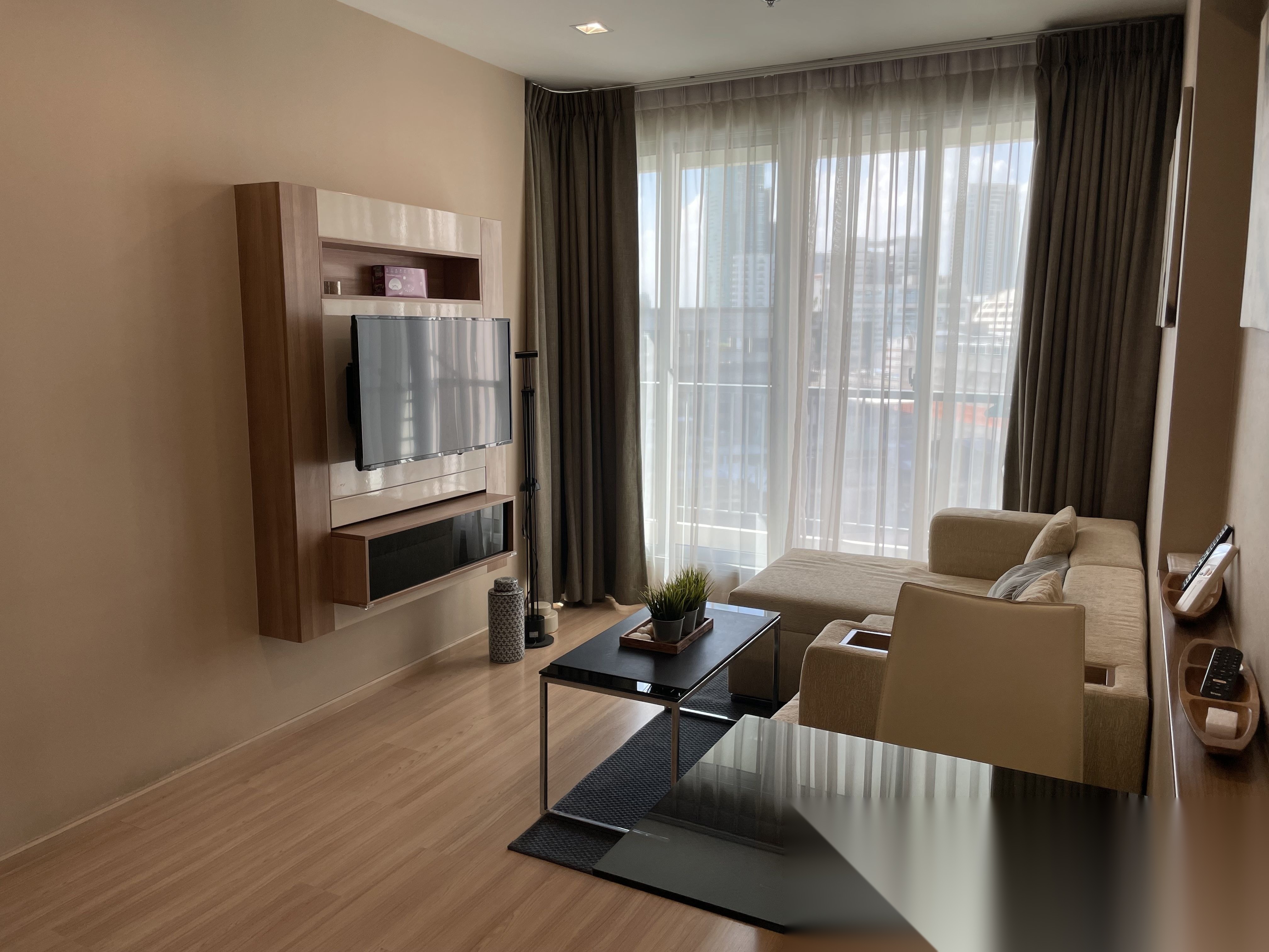 1 Bedroom Apartment for sale at Rhythm Sathorn — photo 3