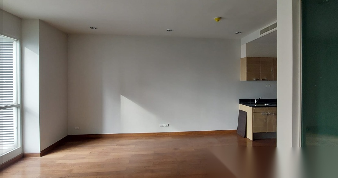 Studio Condo for sale at The Address Chidlom — photo 2