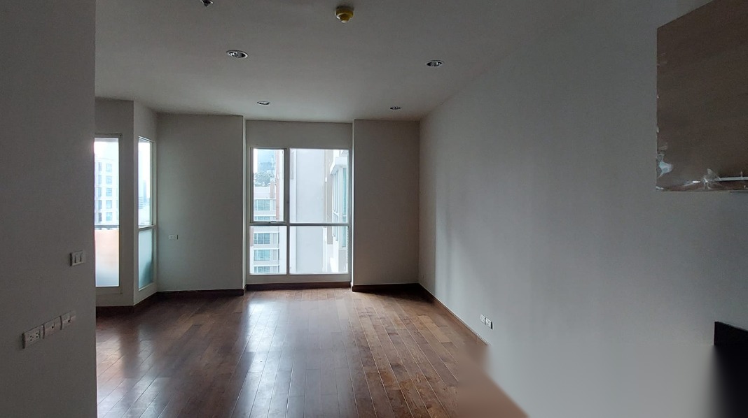Studio Condo for sale at The Address Chidlom — photo 3