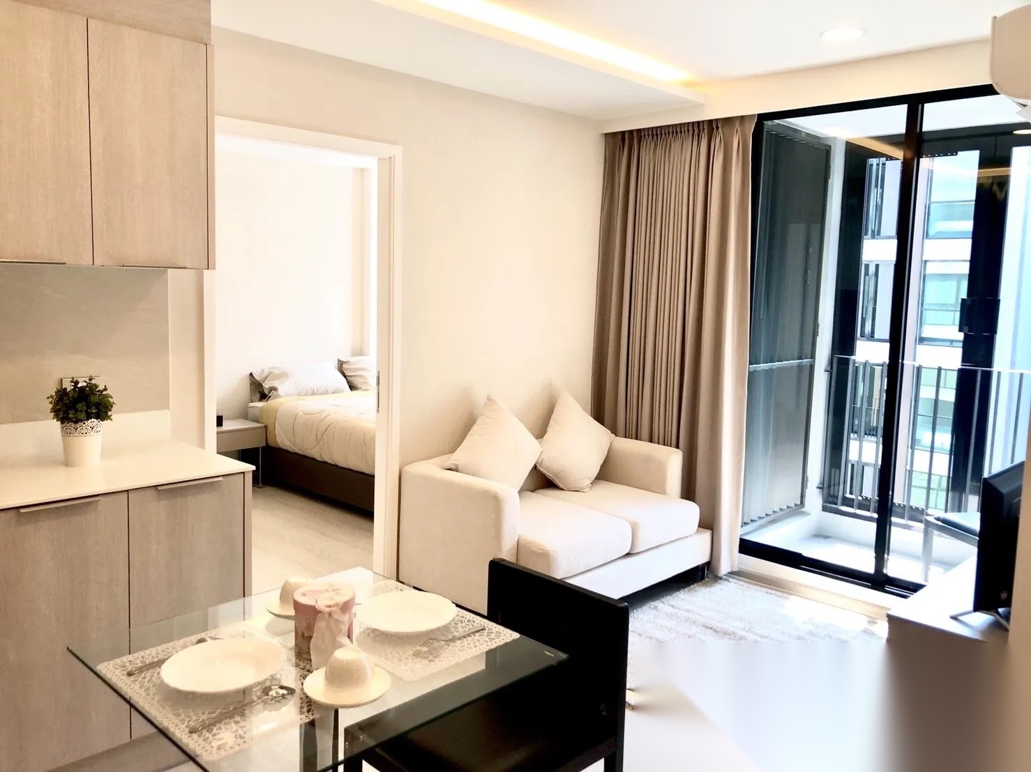 2 Bedroom Condo for sale at Vtara Sukhumvit 36 — photo 1