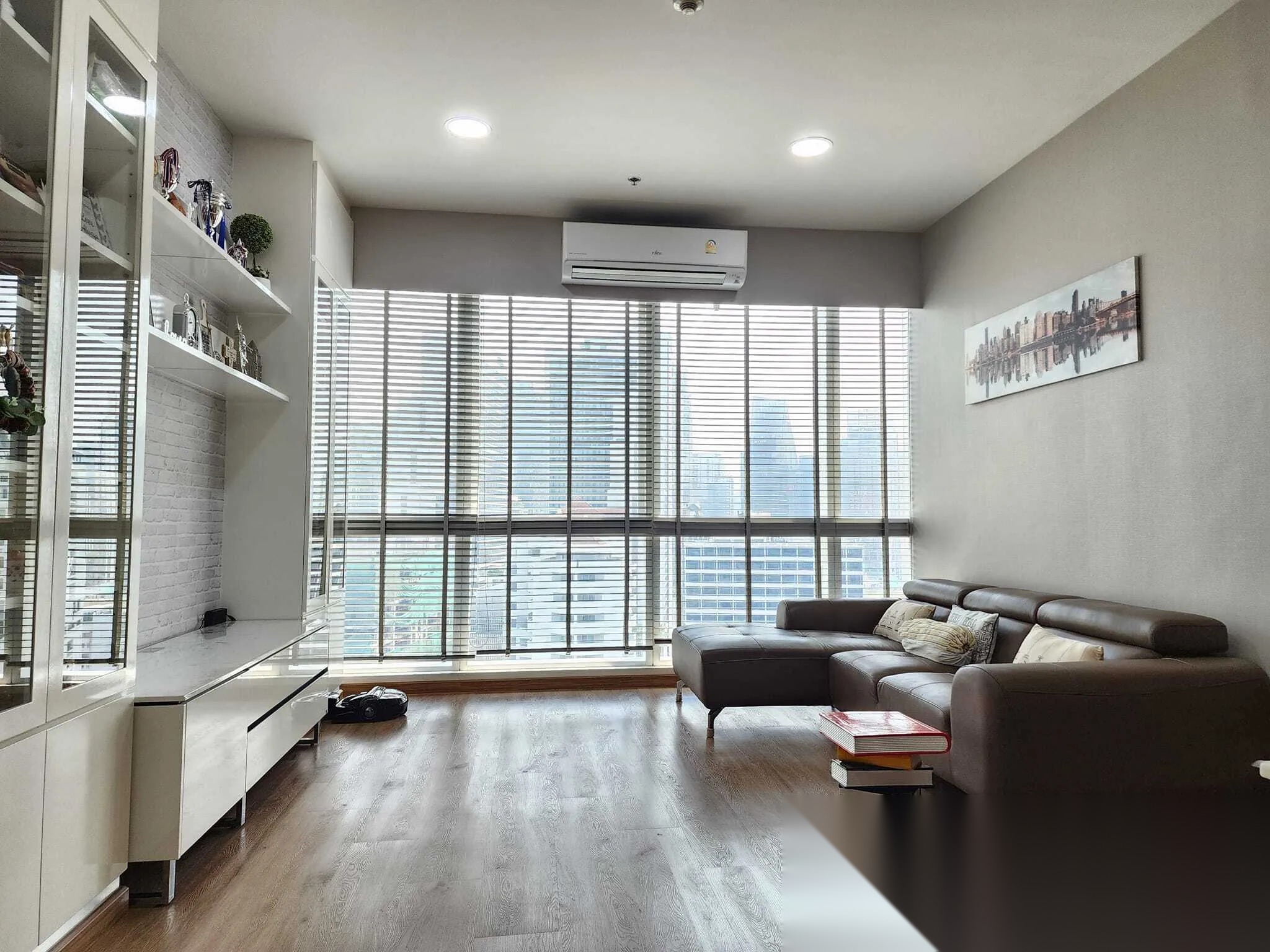 2 Bedroom Condo for sale at Millennium Residence — photo 2