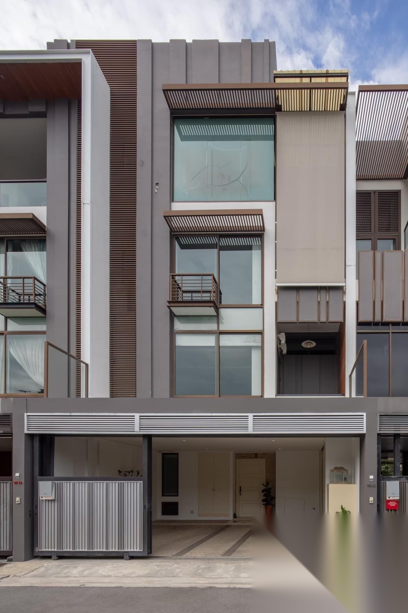 2 Bedroom House for sale at Residence Sukhumvit 65 — photo 1
