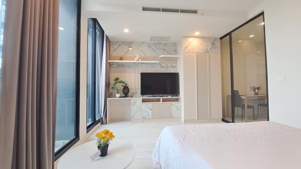 1 Bedroom Condo for sale at Noble Ploenchit — photo 3