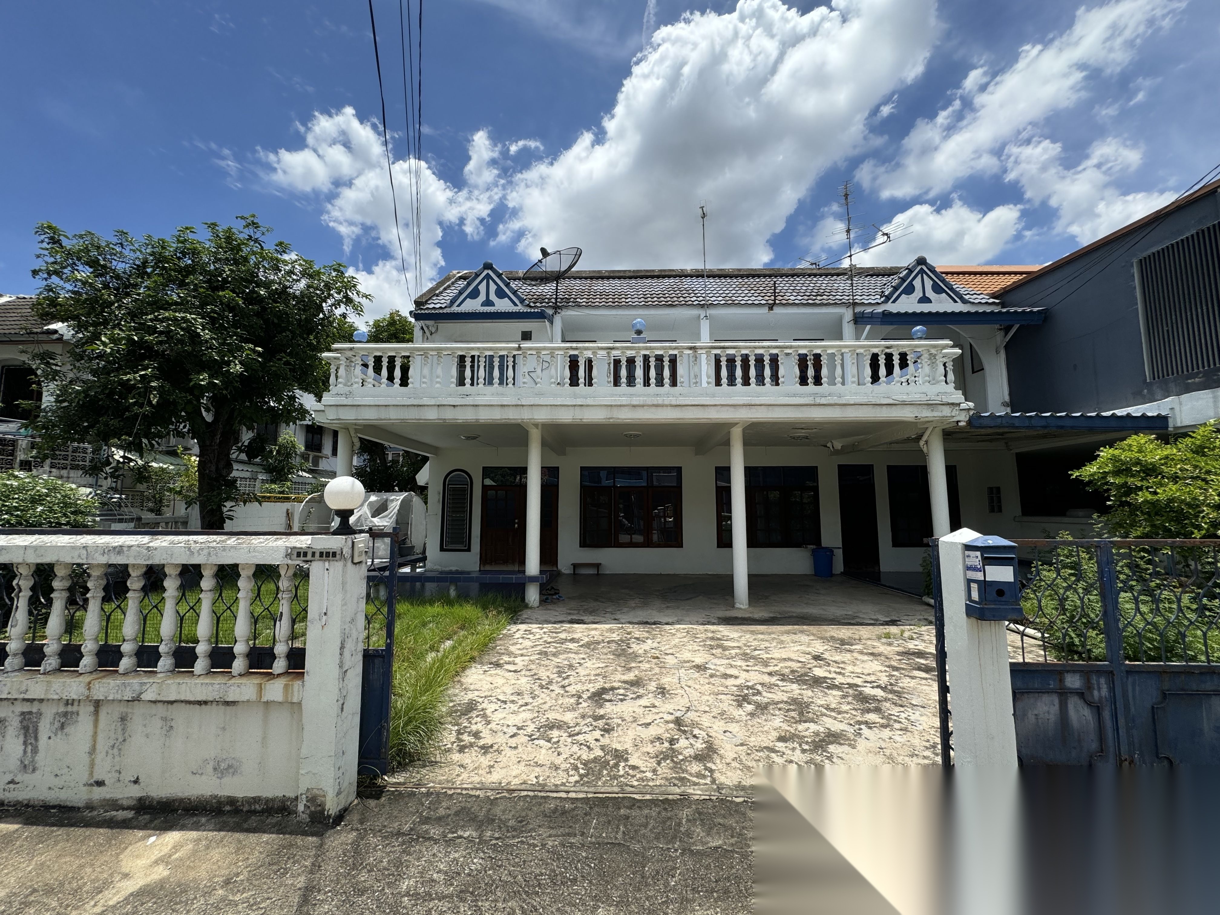 Townhouse for Sale in Soi Lat Phrao 41 — photo 1