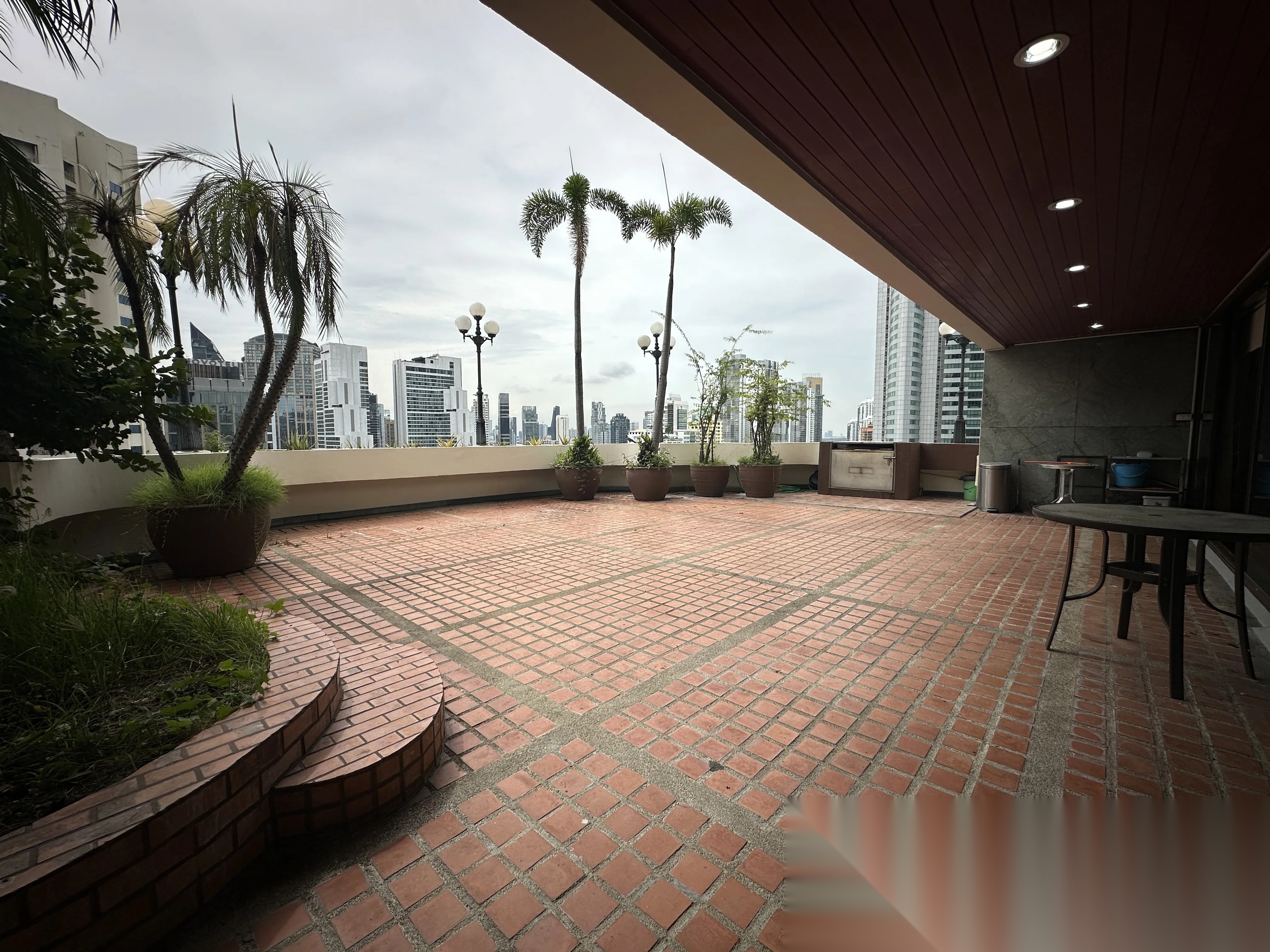 5 Bedroom Condo for sale at Fairview Tower — photo 1