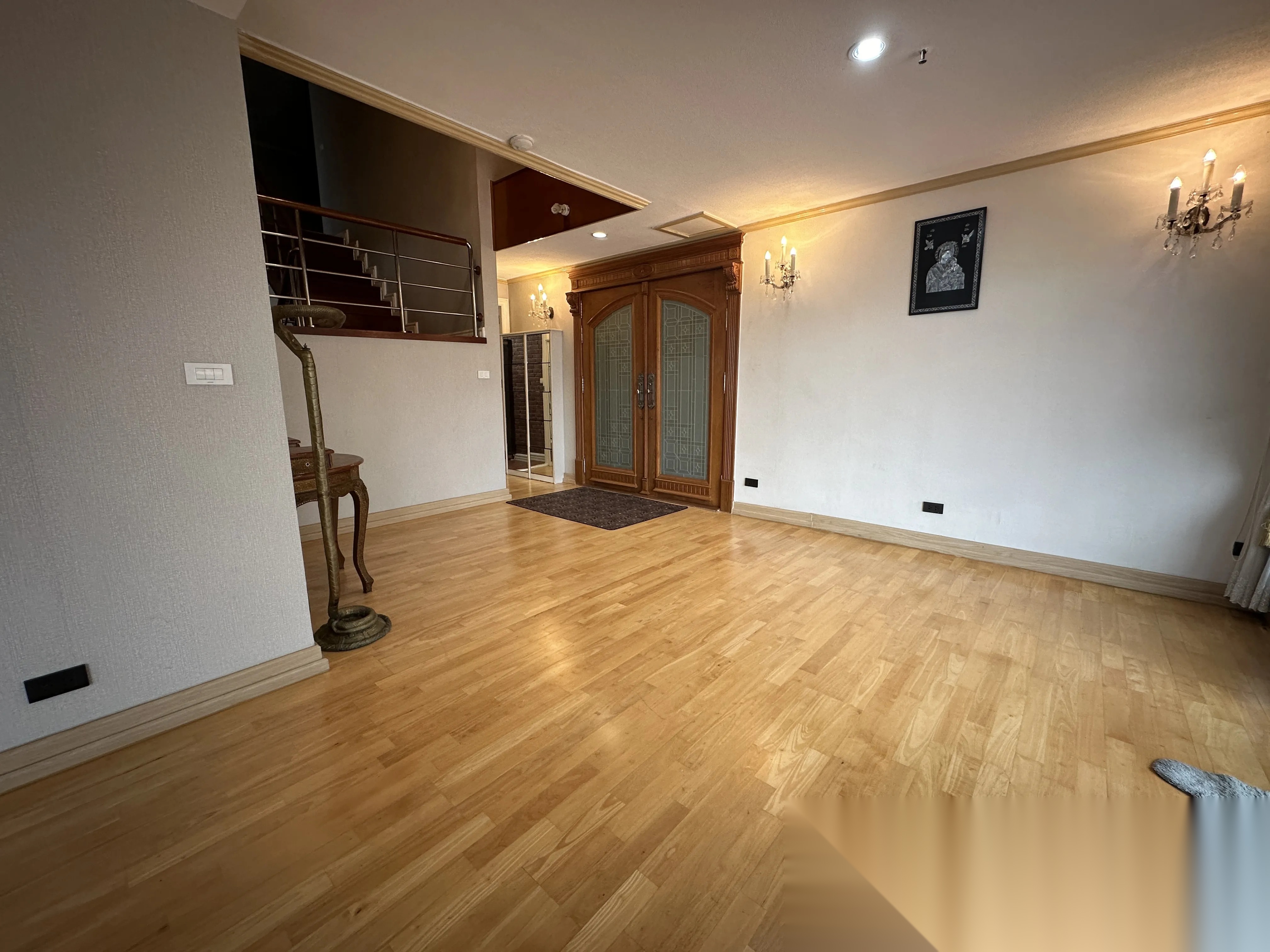 5 Bedroom Condo for sale at Fairview Tower — photo 4