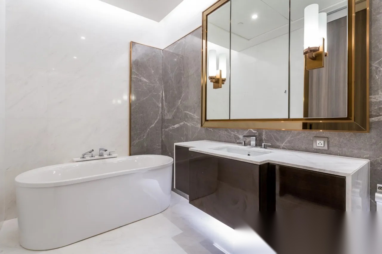 1 Bedroom Condo for sale at Sindhorn Tonson [Leasehold] — photo 5