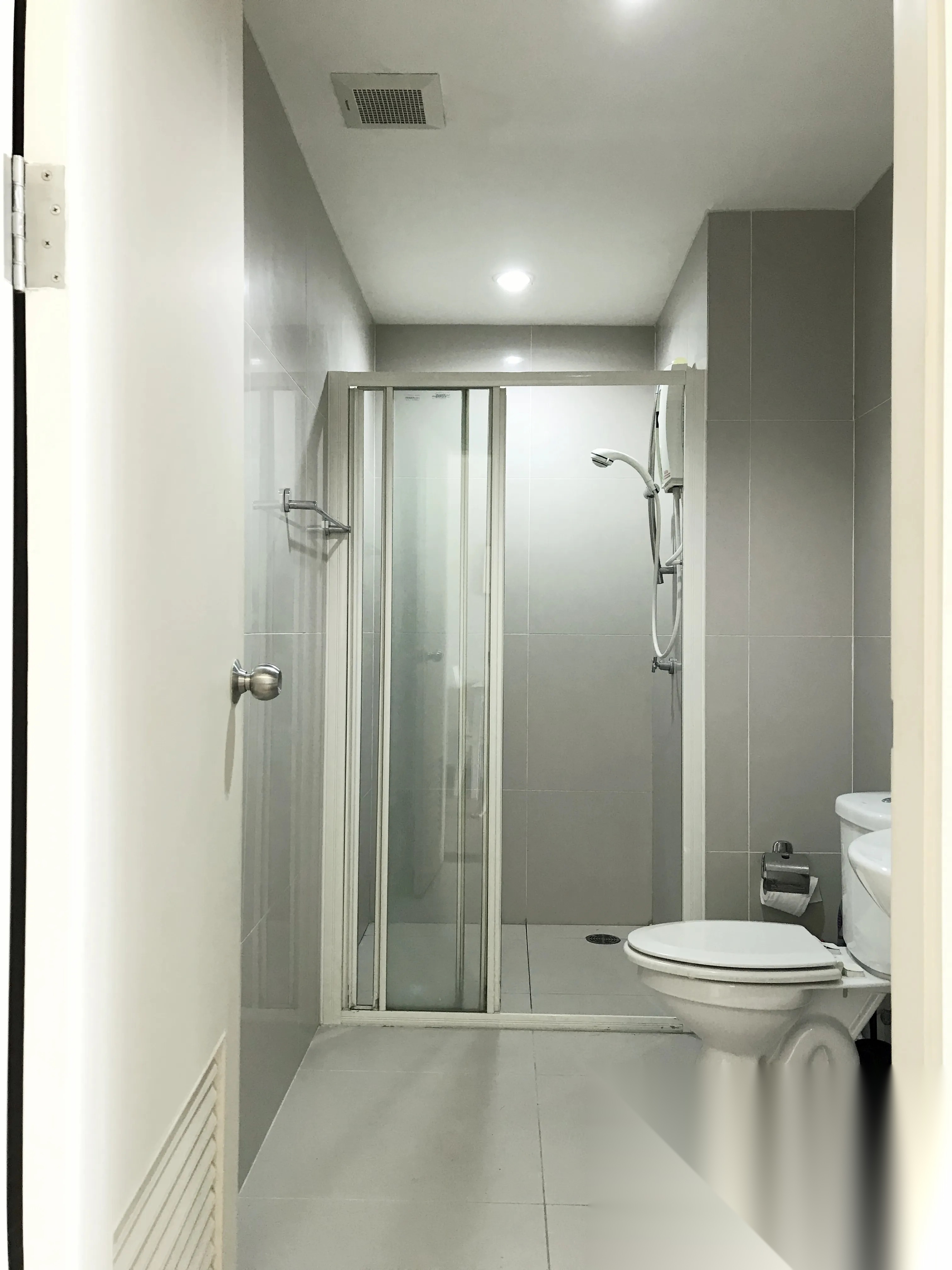 1 Bedroom Condo for sale at S&S Sukhumvit Condominium — photo 4