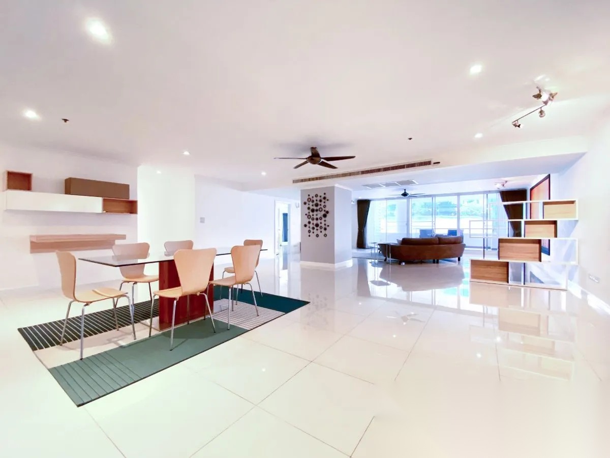 3 Bedroom Condo for sale at Kallista Mansion — photo 2