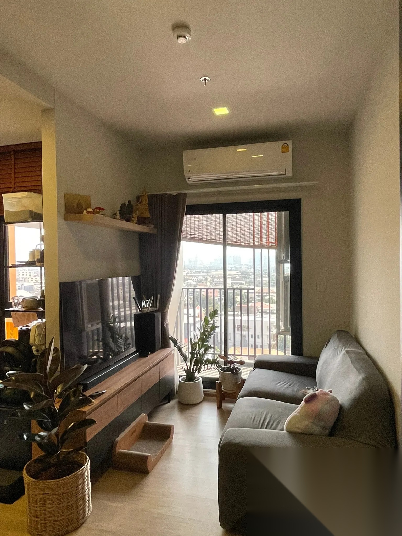 2 Bedroom Condo for sale at Metris Pattanakarn - Ekkamai — photo 2